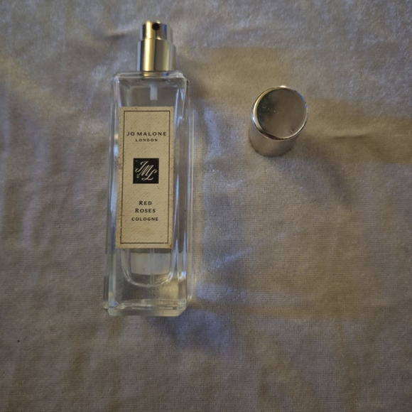 Jo Malone Red Roses - Picture 2 of 4